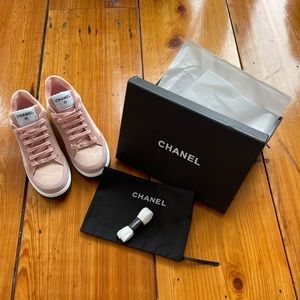 New in Box. Pink suede Chanel sneakers size 40.